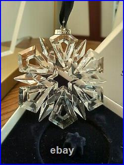 1999 Annual Swarovski Crystal Snowflake Christmas Ornament 9445NR990001