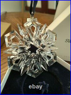 1999 Annual Swarovski Crystal Snowflake Christmas Ornament 9445NR990001