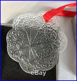 2002 2-7/8 Lalique Signed Frosted Crystal Christmas Noel Ornament Ombelles