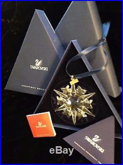 2002 Swarovski Snowflake Crystal Christmas Ornament / Large Annual Star