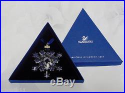 NEW 2004 Swarovski Crystal Star SNOWFLAKE CHRISTMAS ORNAMENT Rockefeller Center