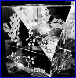 NEW in BOX STEUBEN glass HOLLY CRYSTAL engraved paperweight ornamental XMAS star