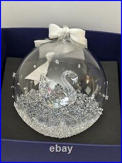 NIB Swarovski 2020 Annual Ed Ball With Swan Inside Crystal Ornament #5453639