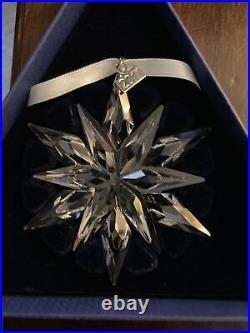 Swarovski 2011 Annual Christmas Ornament Crystal Star Snowflake 1092037