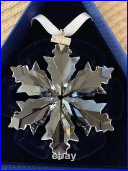 Swarovski 2014 Crystal Snowflake Ornament (5059026) perfect condition