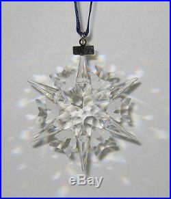 Swarovski Crystal 2002 CHRISTMAS SNOWFLAKE ORNAMENT In Box With COA