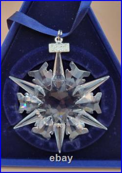 Swarovski Crystal 2002 Christmas Star Snowflake Ornament in Original Box free sh